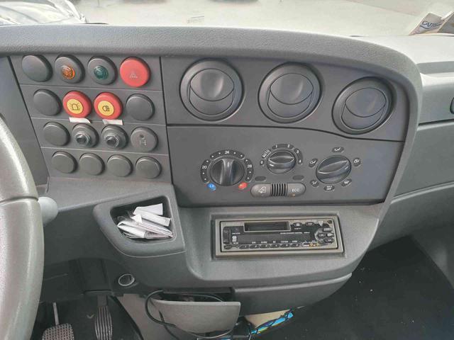 IVECO Daily 35.12 2.8 TDI carroattrezzi