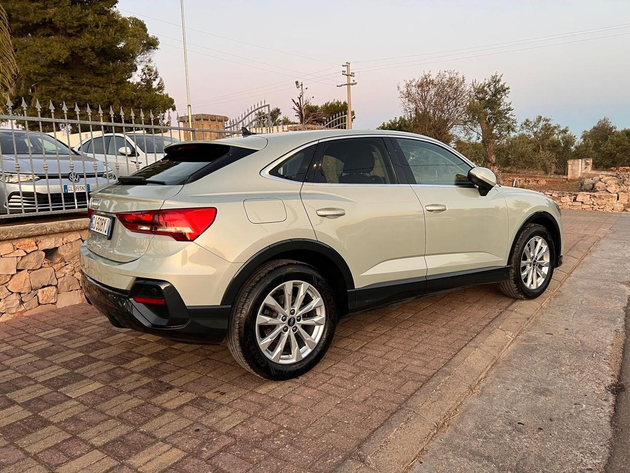 Audi Q3 SPB 35 TDI S tronic Business plus