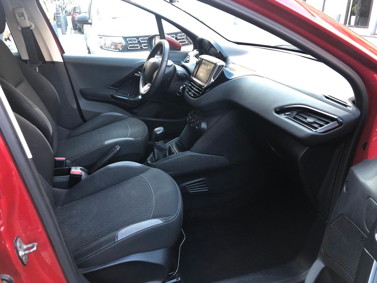 Peugeot 208 PureTech 82 5 porte Allure