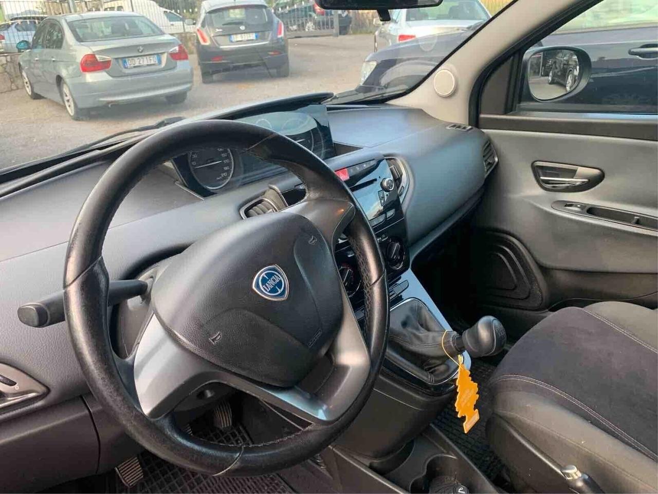 Lancia Ypsilon 1.3 MJT