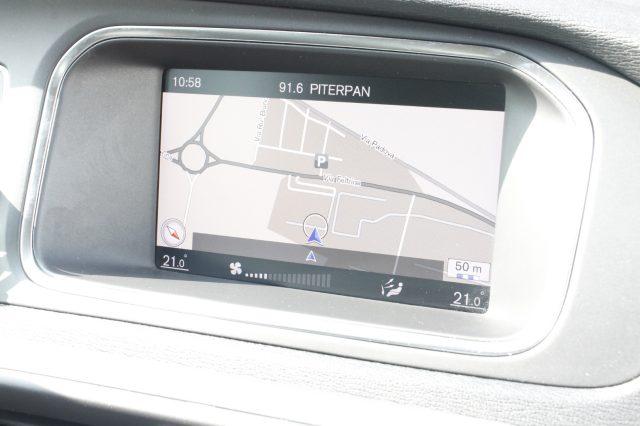 VOLVO V40 Cross Country D2 Business FULL-LED