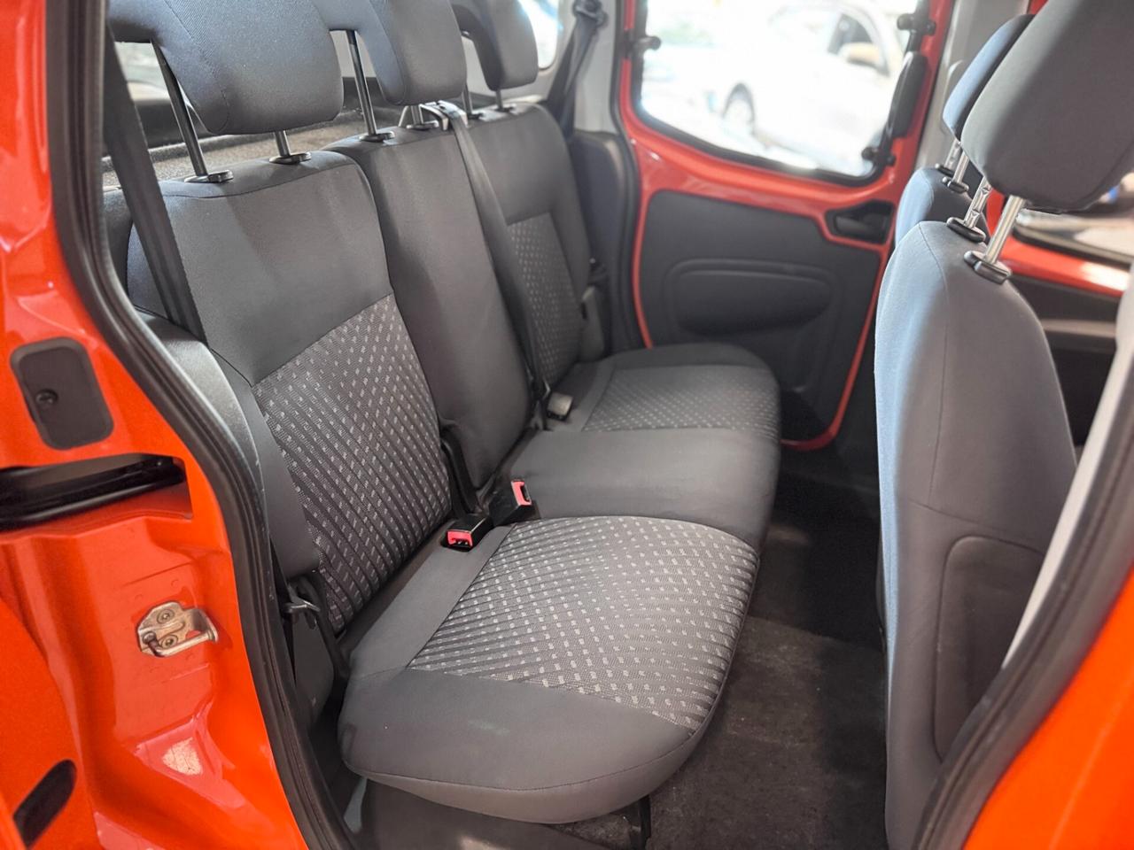 Peugeot Bipper Tepee 1.4 HDi 70CV Outdoor