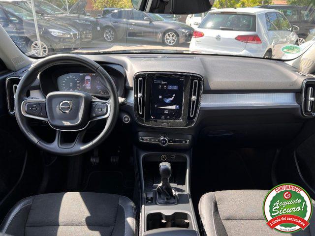 VOLVO XC40 T3