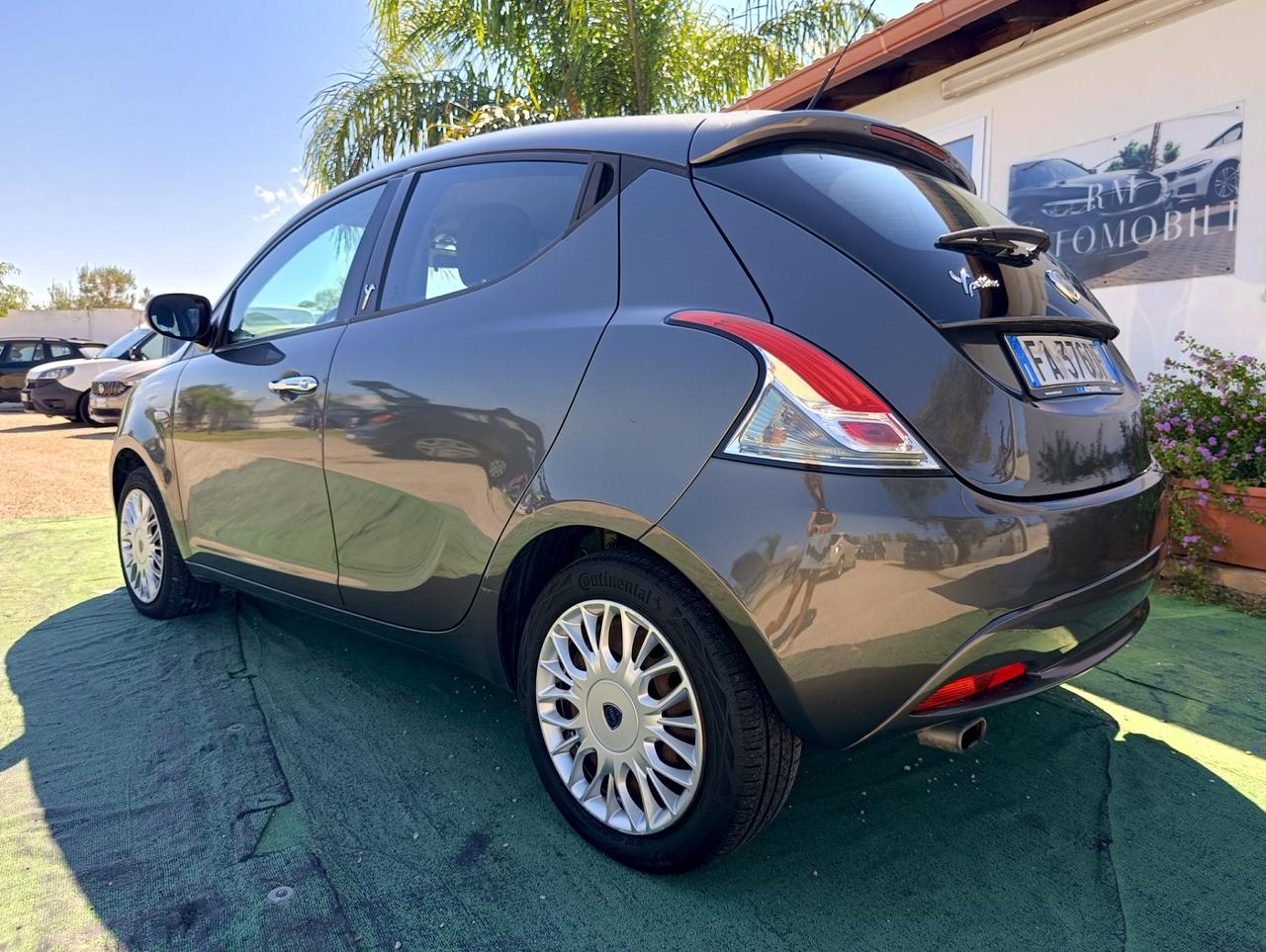 Lancia Ypsilon 1.2 69 CV 5 porte GPL Ecochic Silver - 2015
