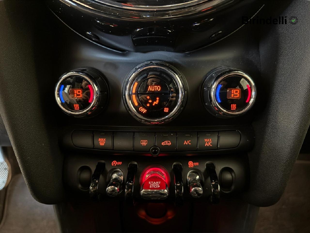 MINI Mini 4ª serie (F56) - Mini 1.5 Cooper Essential