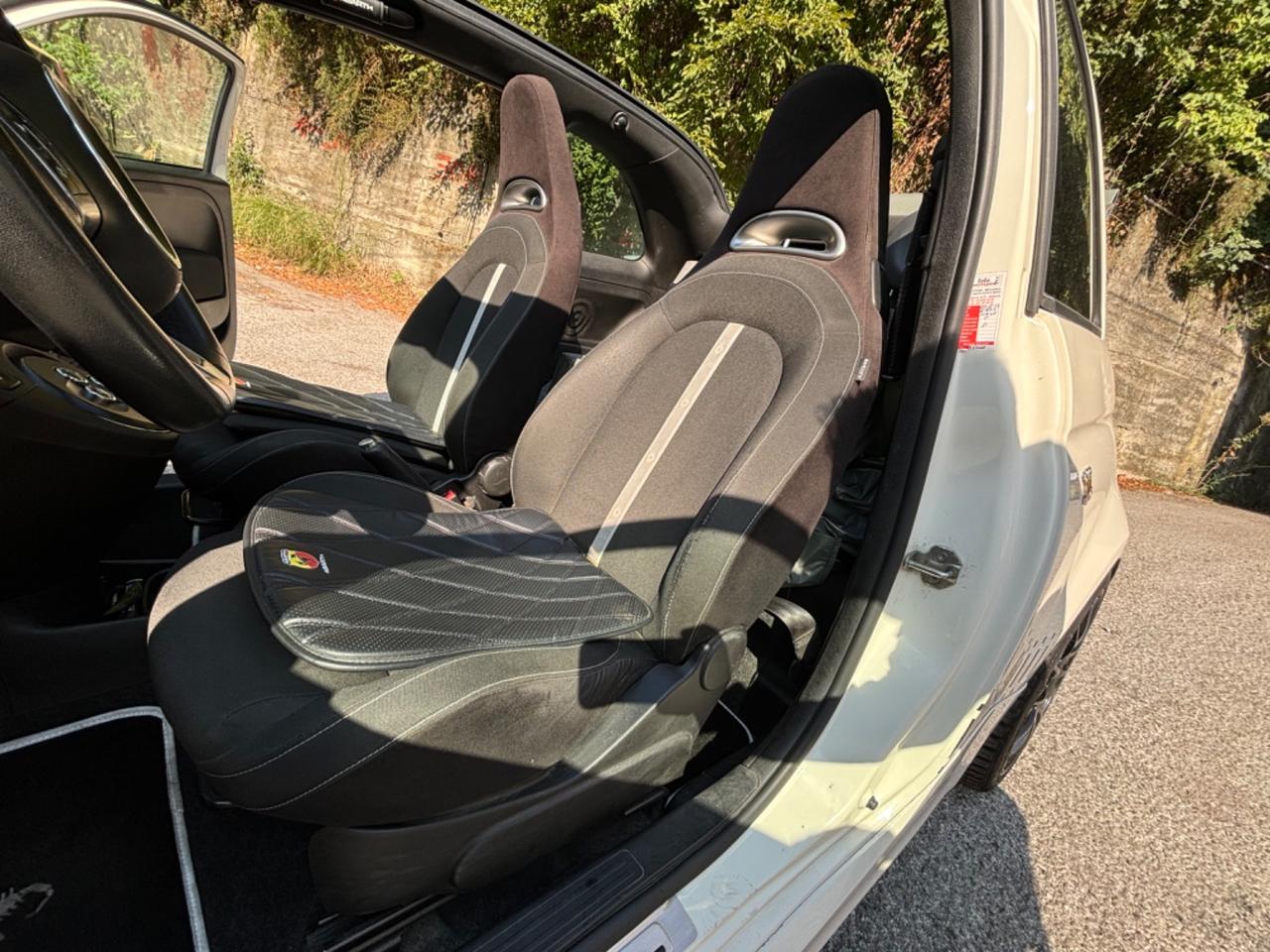 Abarth 500 C 1.4 Turbo T-Jet MTA