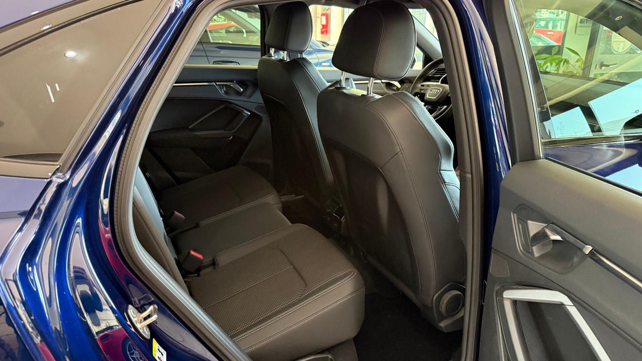 Audi Q3 SPORTBACK 35 TDI S LINE IDENTITY BLACK