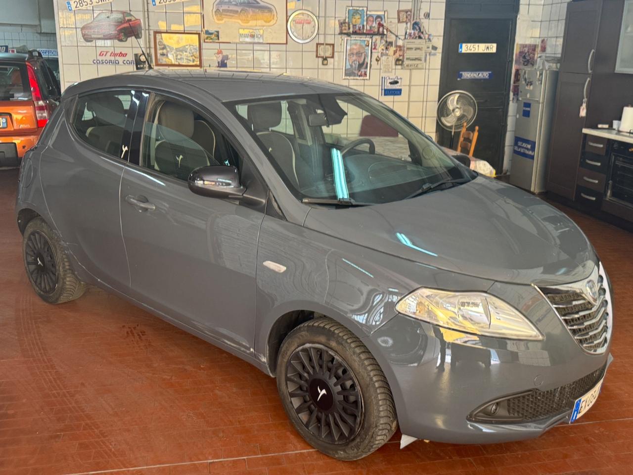 Lancia Ypsilon 1.2 69 CV 5 porte GPL Ecochic Gold