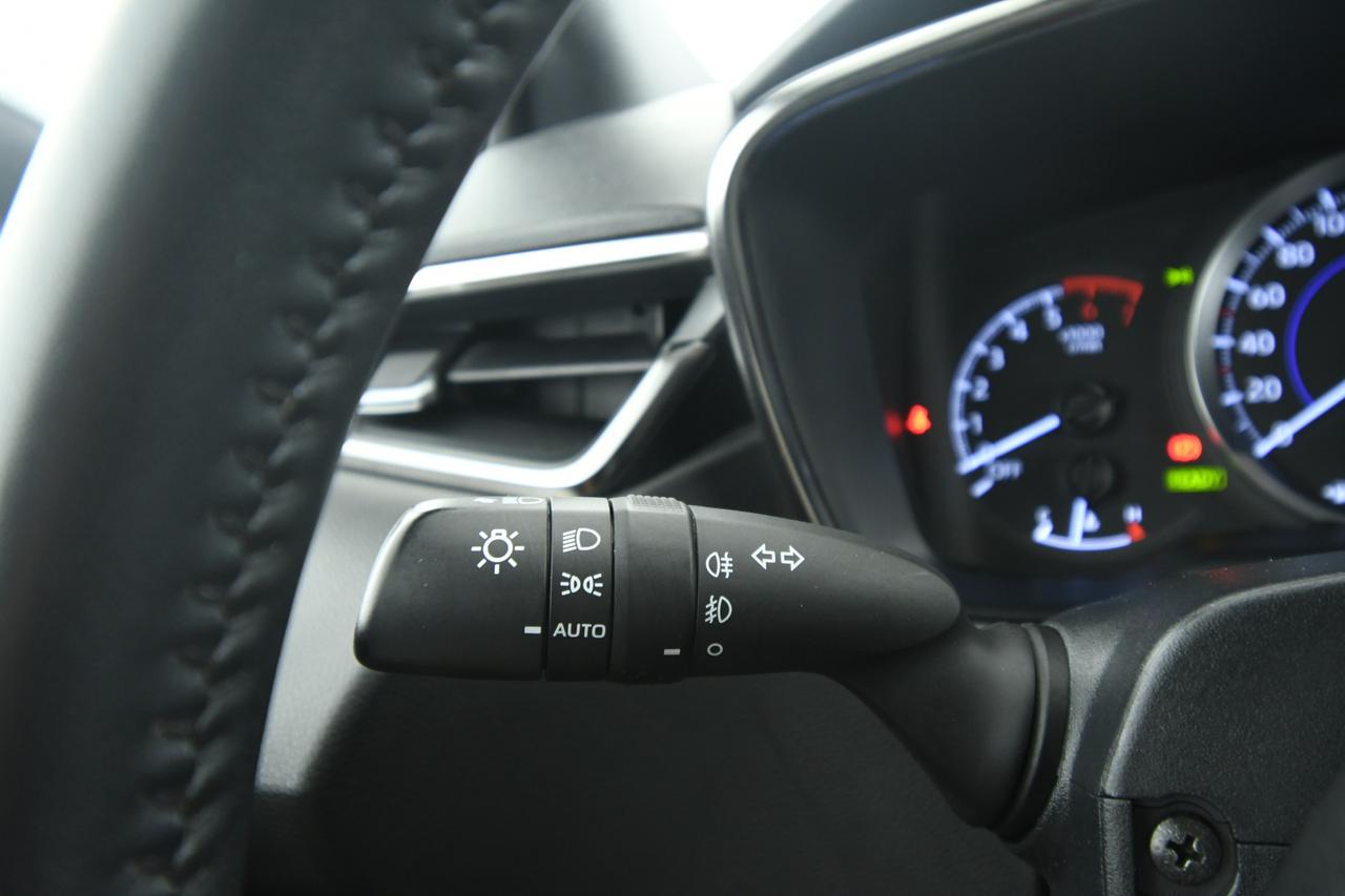 TOYOTA Corolla Touring Sports 1.8h Business Tech cvt ACC+CAMERA+LED