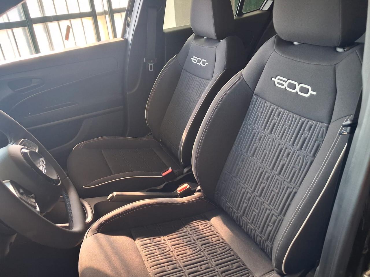 Fiat 600 Hybrid 110 CV DCT MHEV Icon