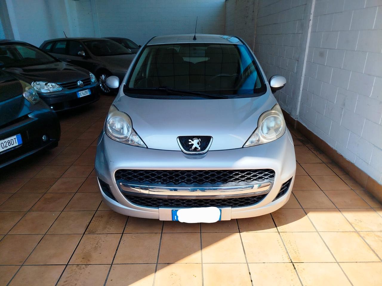 Peugeot 107 1.0 12v Allure (sweet years) 5p 2tronic FL