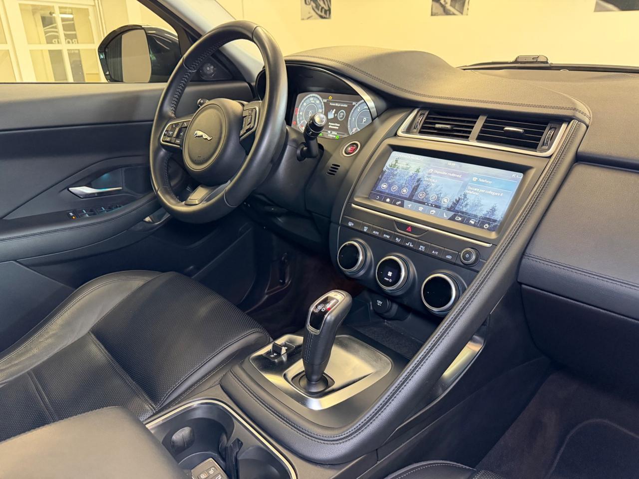 Jaguar E-Pace 2.0D 180 CV AWD aut. R-Dynamic SE