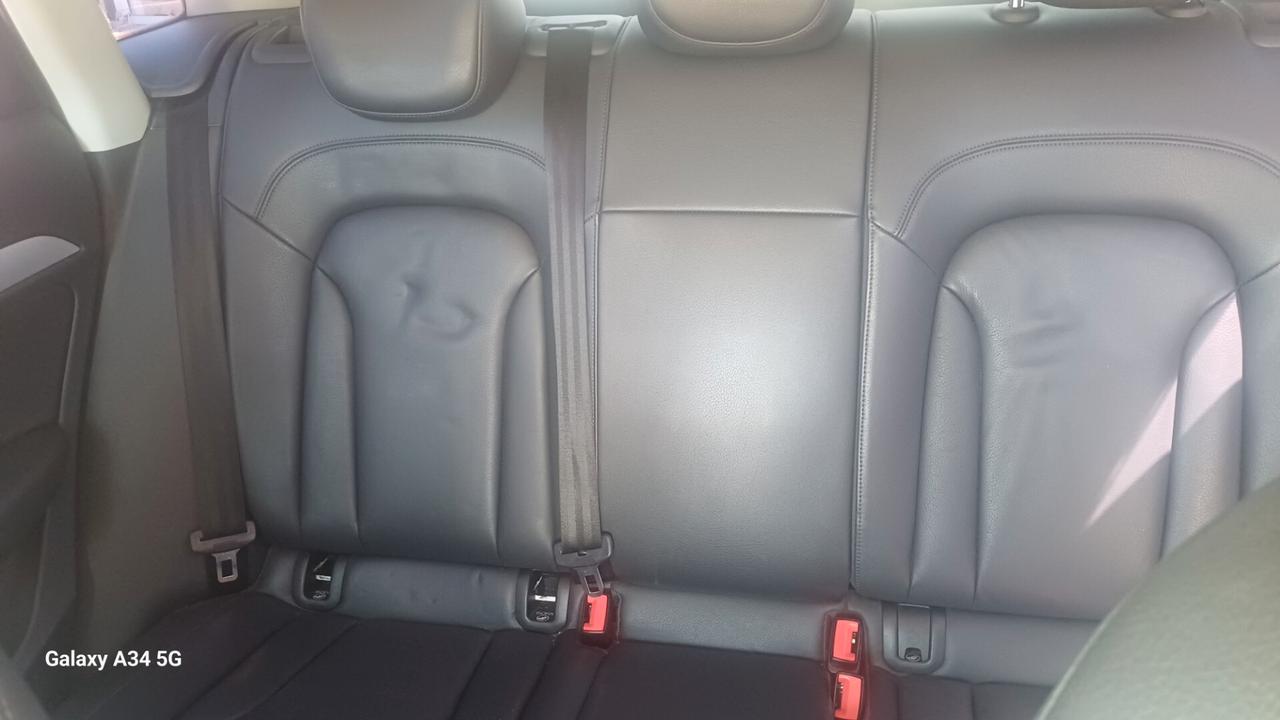 Audi Q3 2.0 TDI 150 CV S-Line Esterno