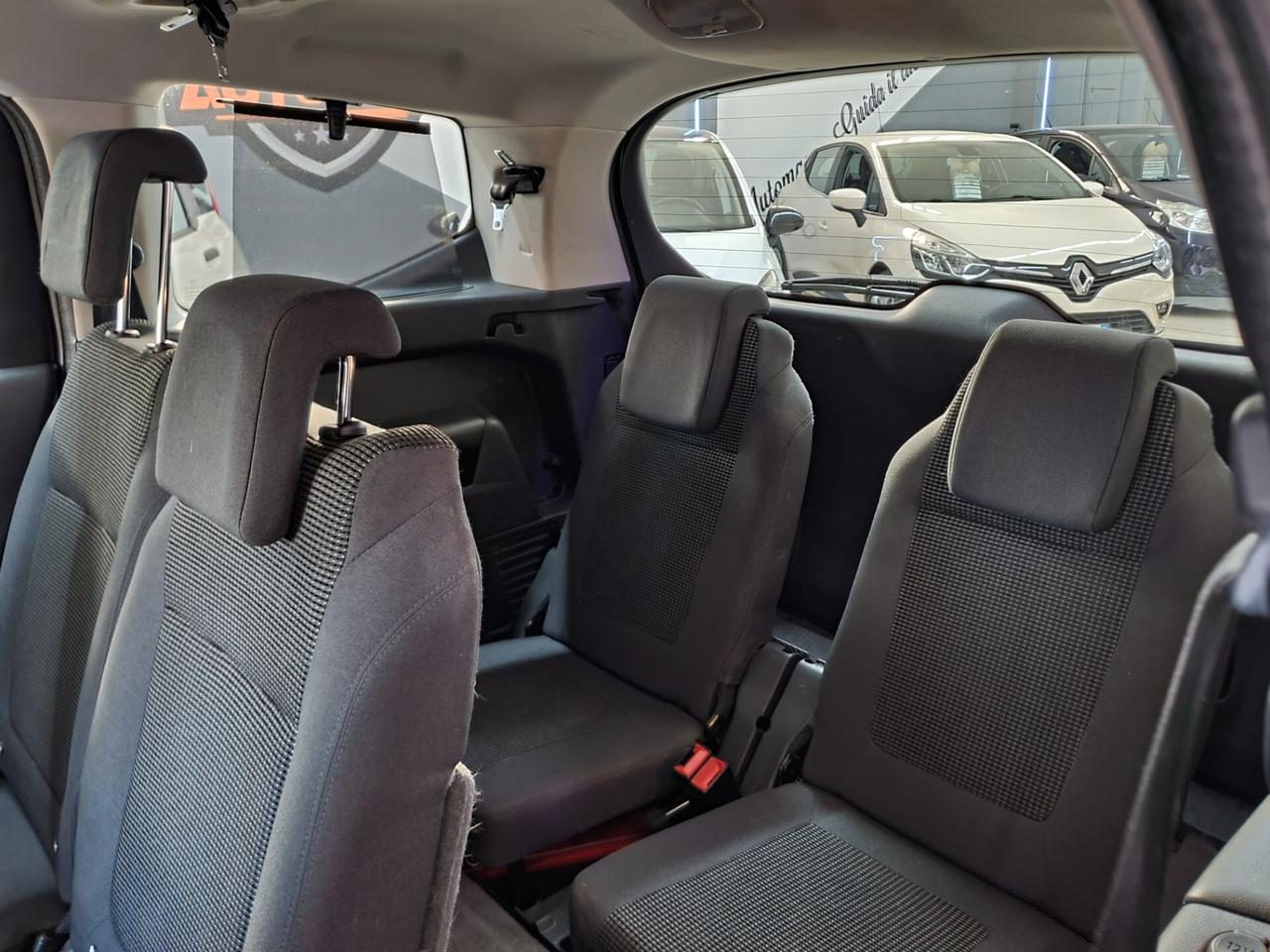 Peugeot 5008 1.6 hdi 115cv Active 2015