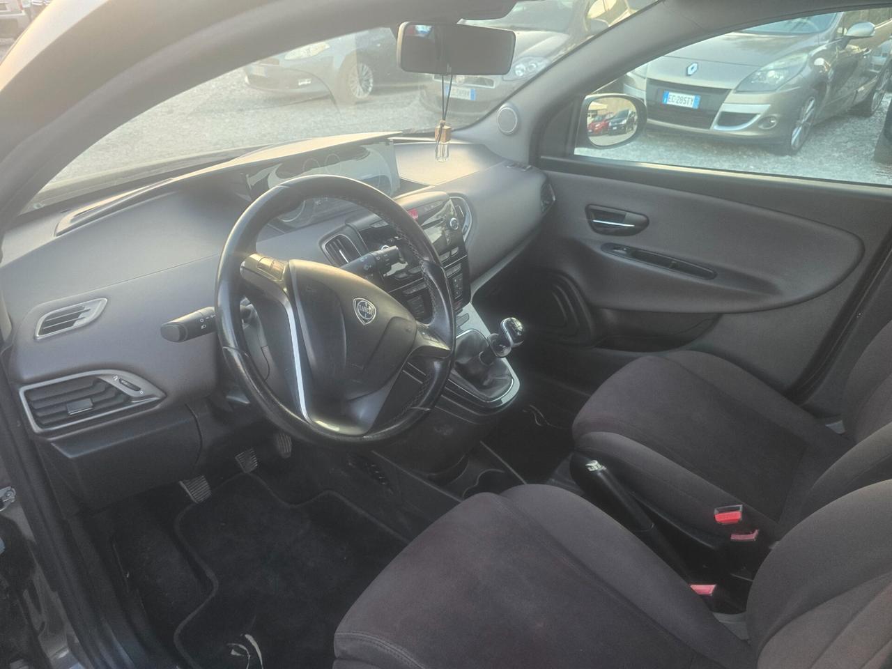 Lancia Ypsilon 1.2 69 CV 5 porte S&S Platinum
