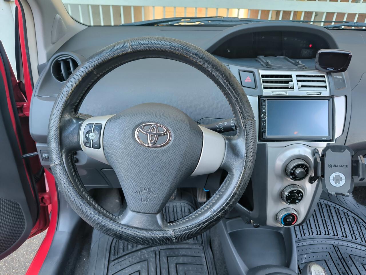 Toyota Yaris 1.0 5 porte Sol