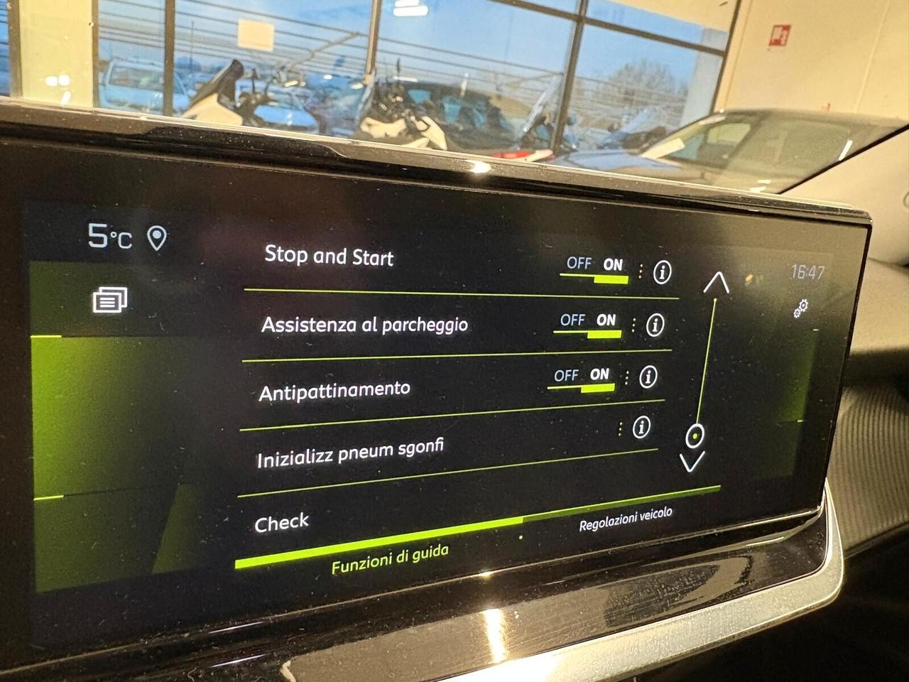 Peugeot 2008 ALLURE NAVI PACK PureTech 130 6mt SPOTICAR