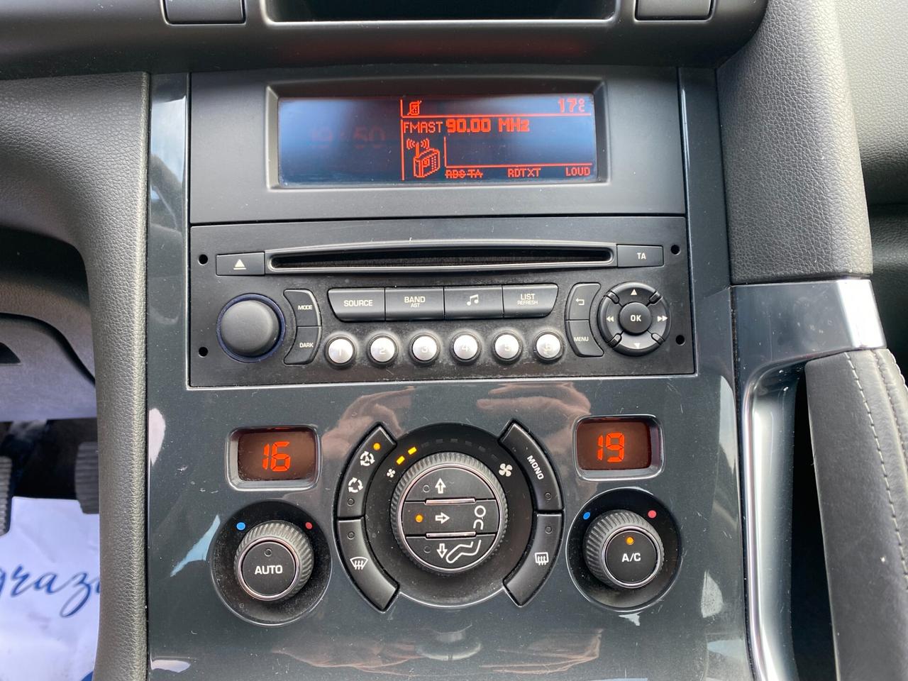 PEUGEOT 3008 1.6 HDi 115cv GARANTITA