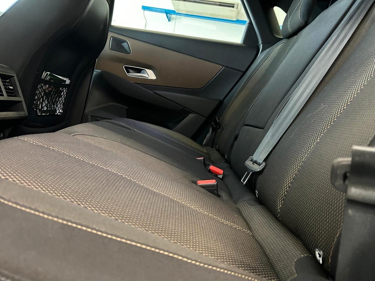 Ds DS 7 Crossback BUSINESS BlueHDi 130 aut. N1 SPOTICAR