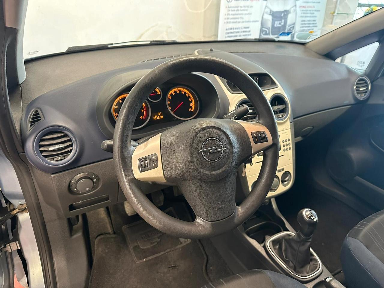 Opel Corsa 1.2 3 porte Club