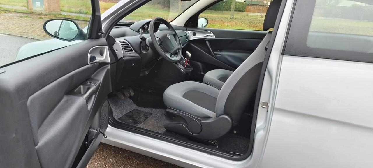 Lancia Ypsilon 1.4 Argento Ecochic GPL