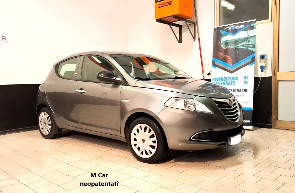 Lancia Ypsilon 1.2 69 CV 5 porte S&S Platinum