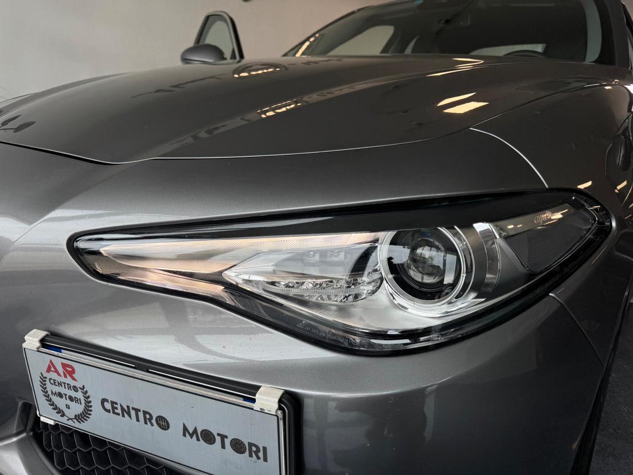 Alfa Romeo Giulia 2.2 T Diesel At8 180cv Super Navi Paddle Full