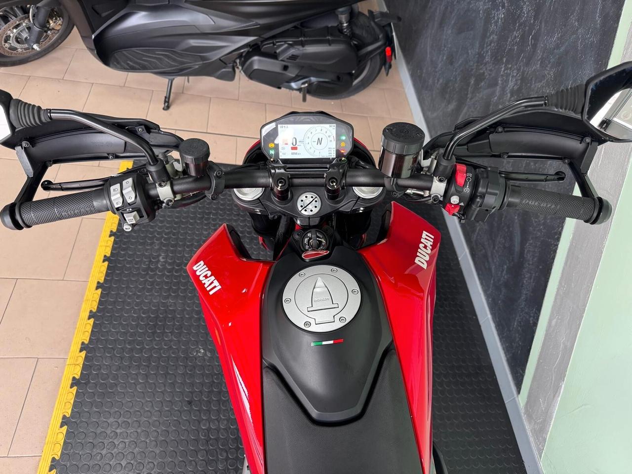 Ducati Hypermotard 950