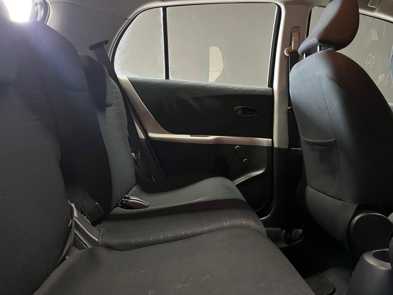 Toyota Yaris 1.3 5 porte Navi OK NEOPATENTATI