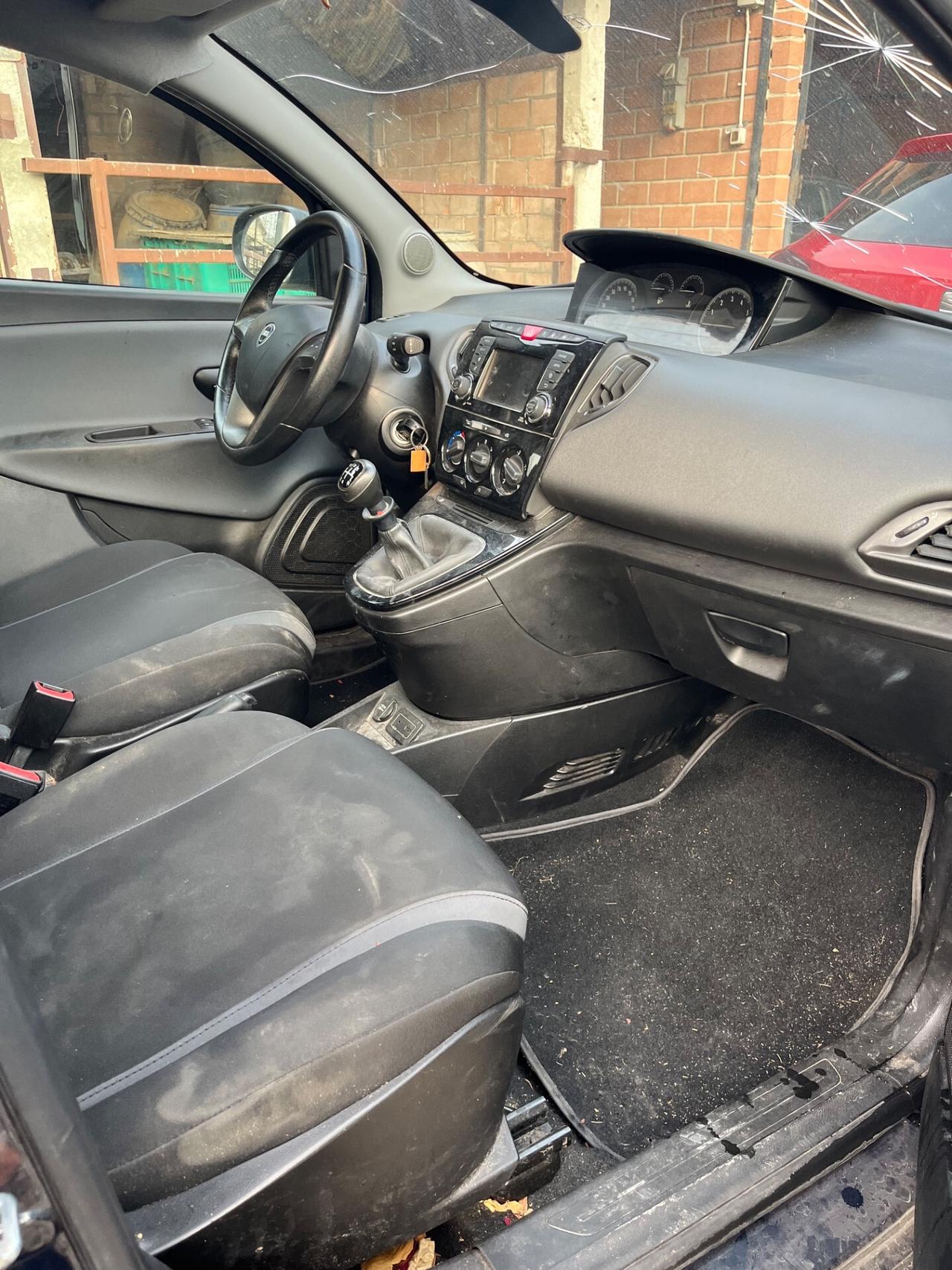 Lancia Ypsilon 1.2 GPL Ecochic 2017 INCIDENTATA