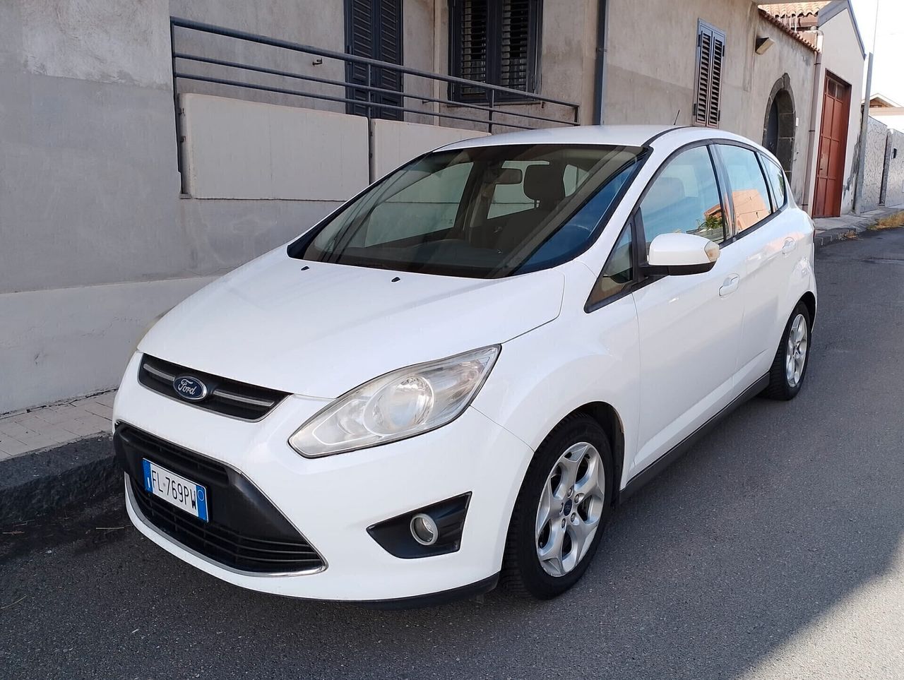 Ford C-Max 2012 photo 2