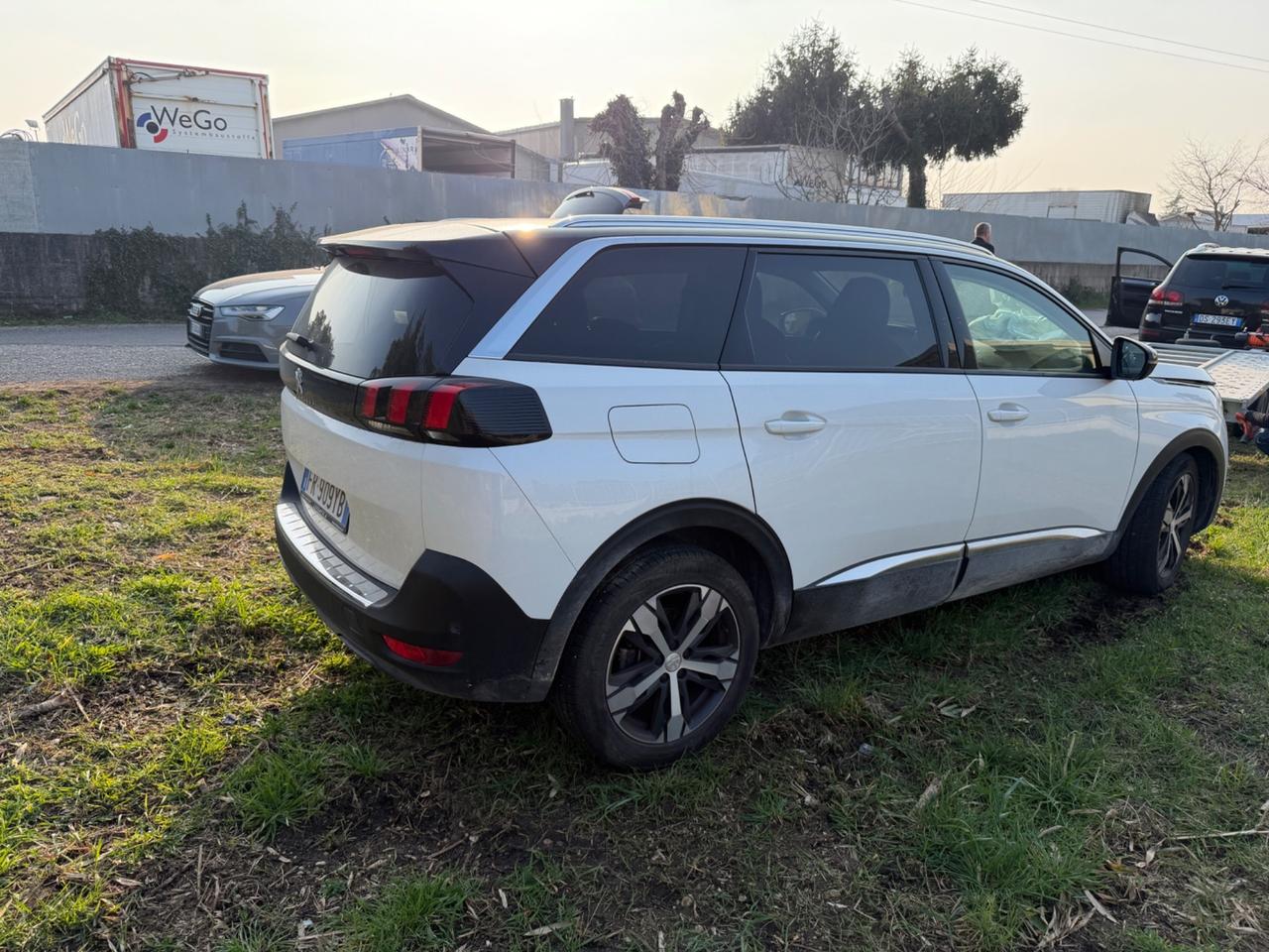 Peugeot 5008 BlueHDi 130 7 posti Automatica Navi