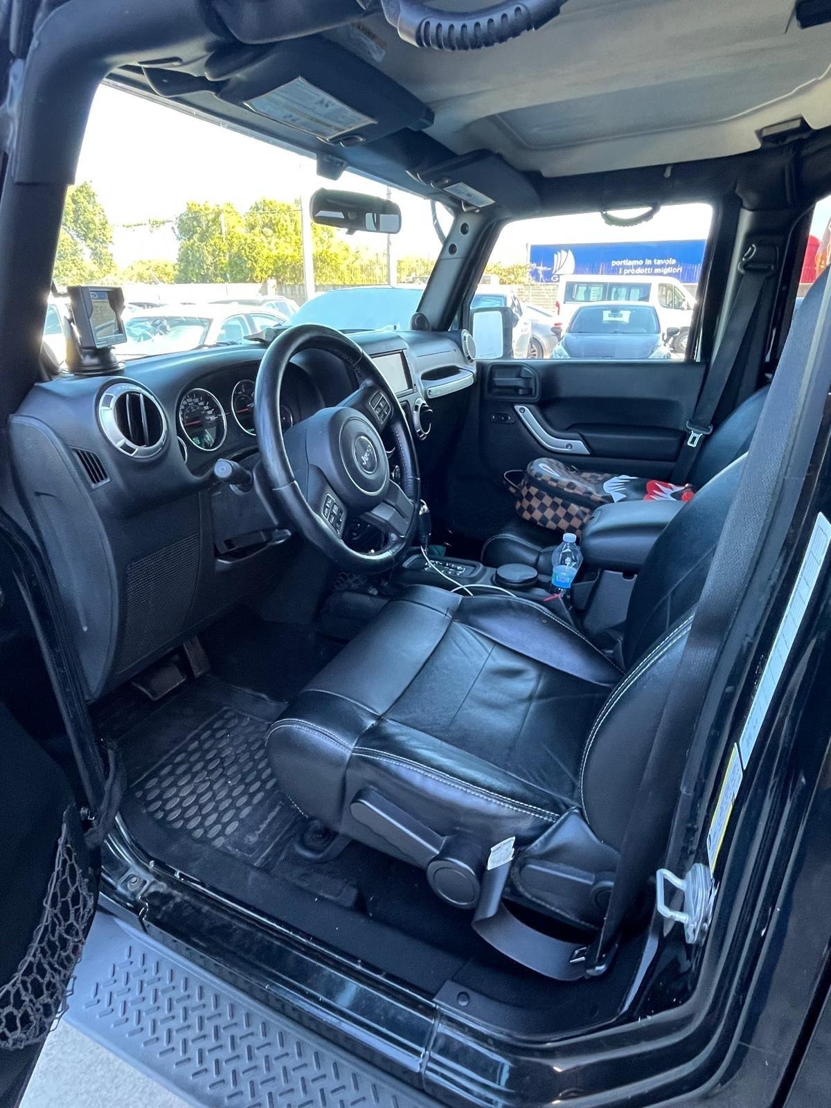 Jeep Wrangler Unlimited 2.8 CRD DPF Sahara Auto