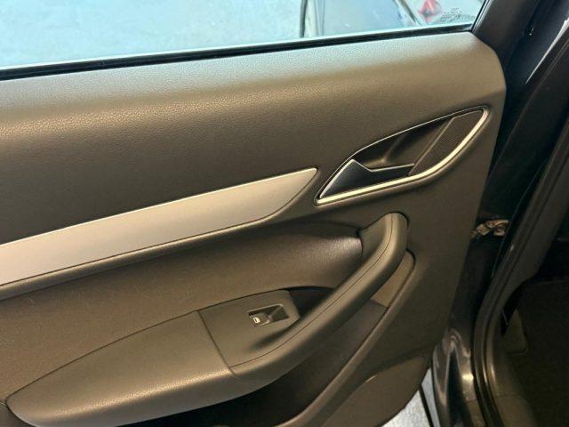 AUDI Q3 2.0 TDI 120 CV Business