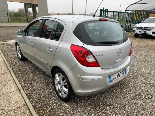 OPEL Corsa 1.2 5 porte Cosmo