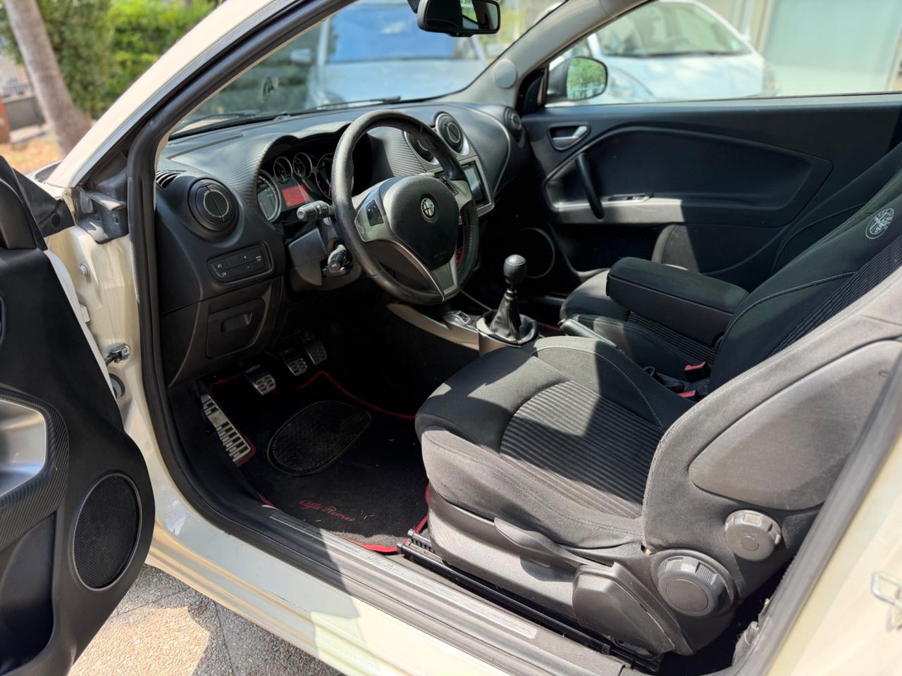 Alfa Romeo MiTo 1.6 JTDm 16V Distinctive Premium Pack