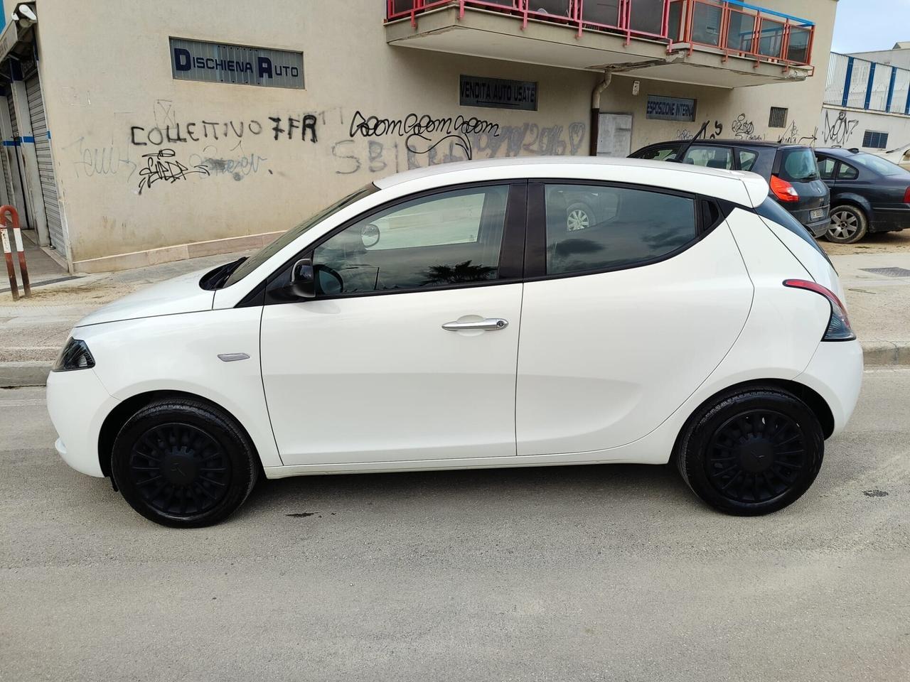 Lancia Ypsilon 1.0 FireFly SILVER 70CV