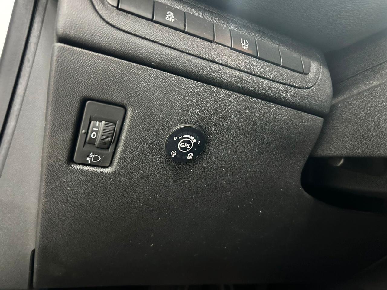 Peugeot 208 1.4 GPL X NEOPATENTATI 2014