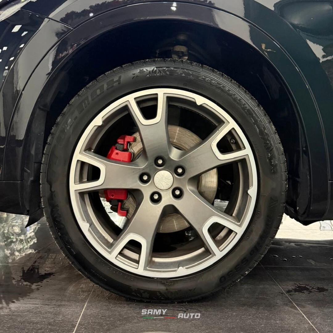 Maserati Levante V6 Diesel Granlusso Nerissimo