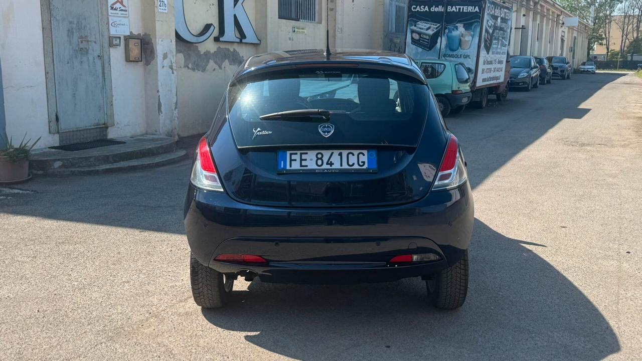 Lancia Ypsilon 0.9 TwinAir 85 CV 5 porte Metano Ecochic Platinum
