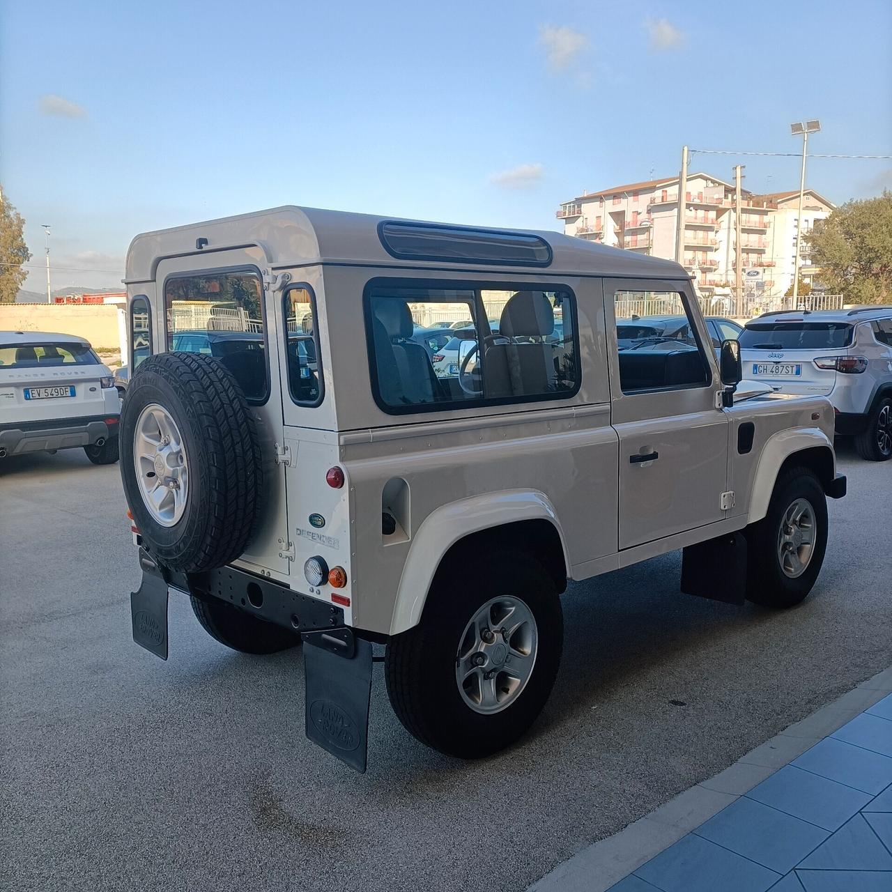 Land Rover Defender 90 2.4 TD4 Station Wagon SE