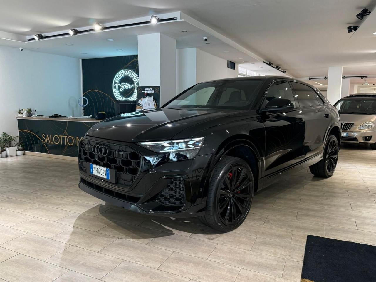 AUDI Q8 SQ8 SUV TFSI QUATTRO TIIPTRONIC SPORT ATTITUDE CON SOLI 15.000 KM