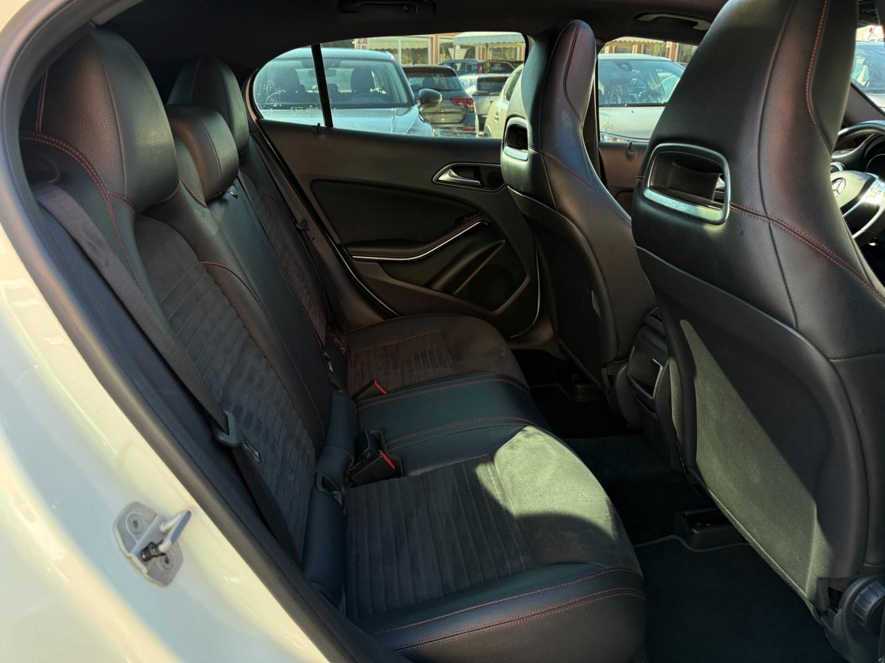 Mercedes GLA 200d 136CV Automatic Premium - 2014