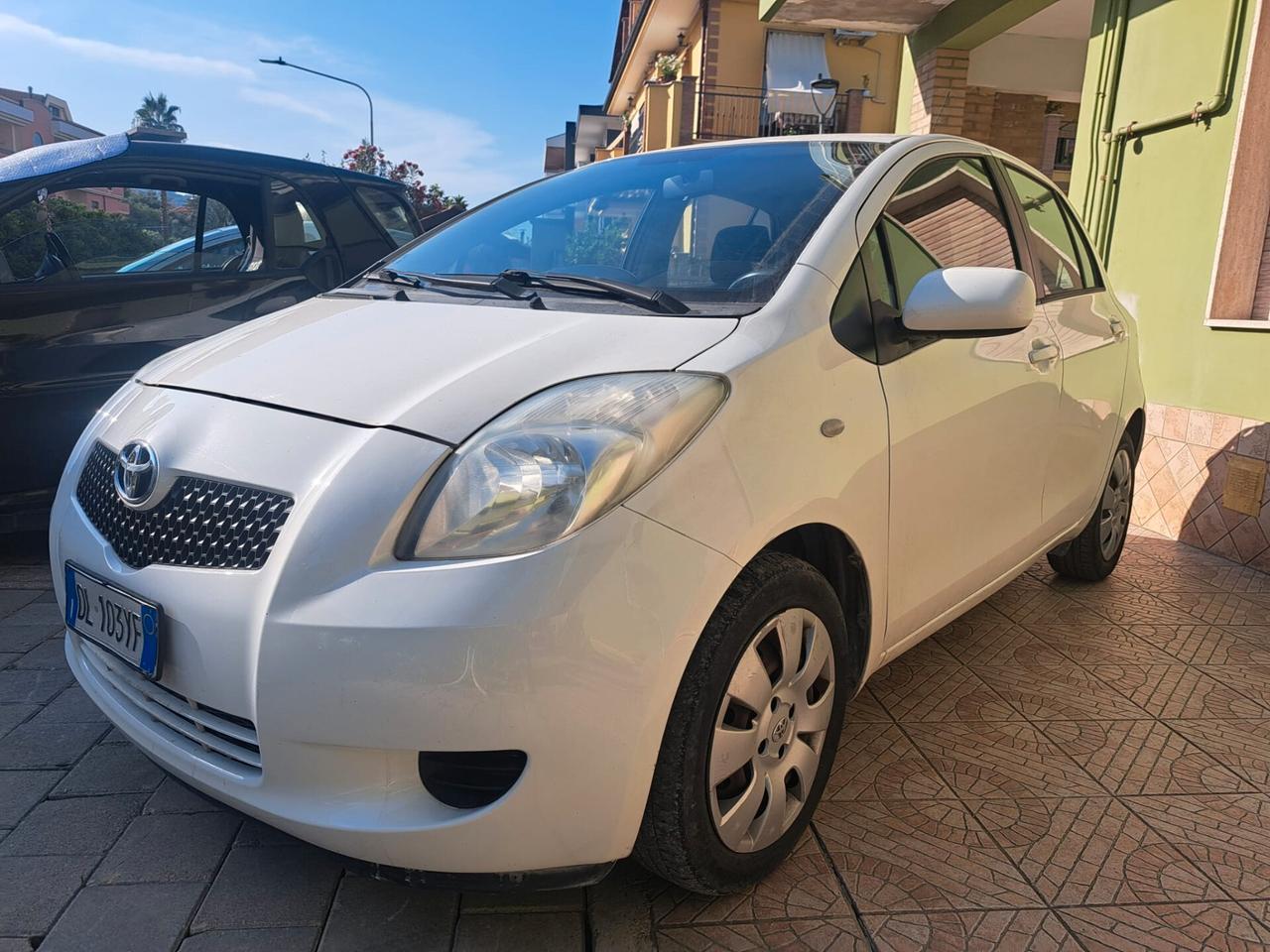 Toyota Yaris 1.0 5 porte