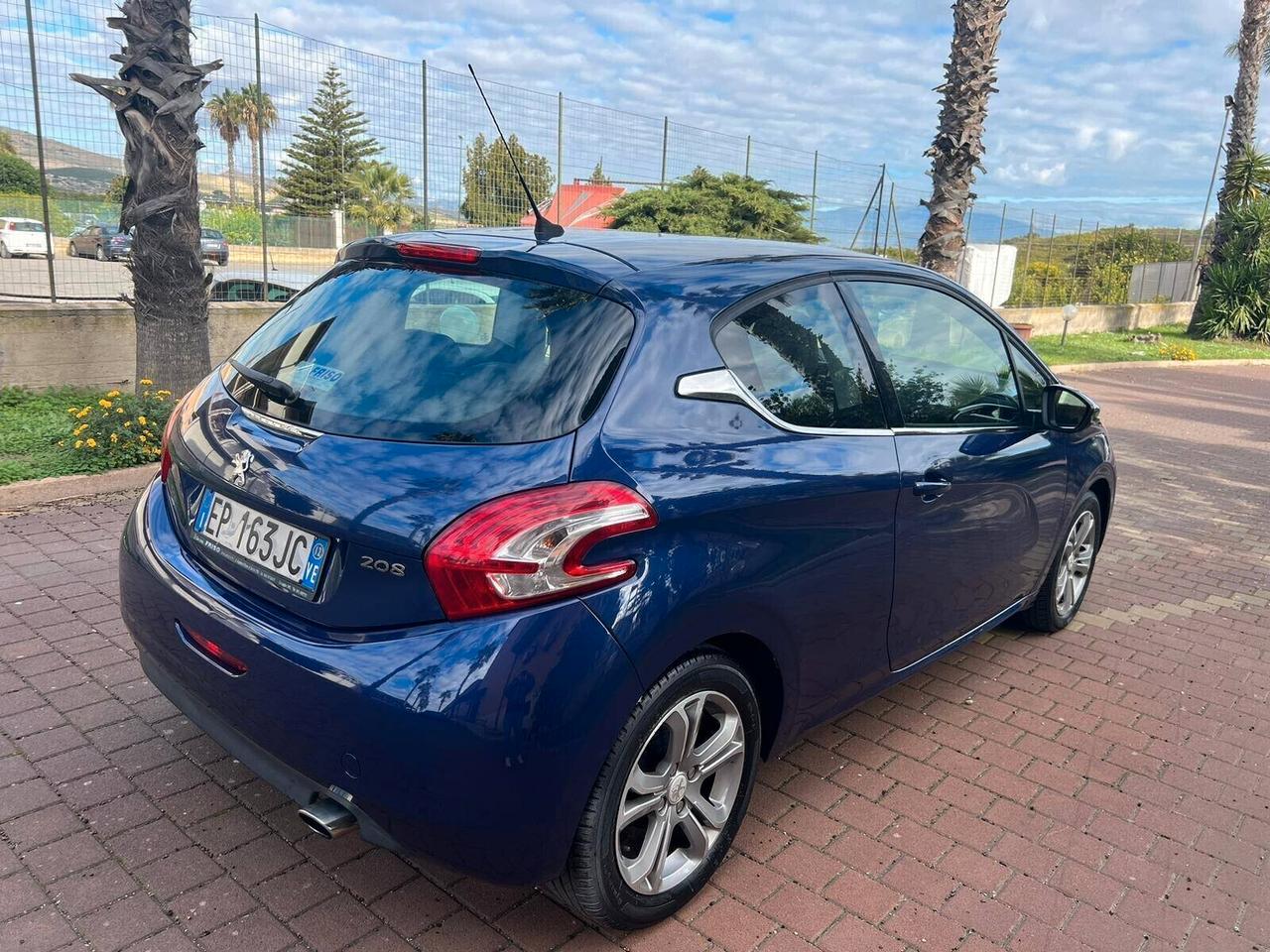 Peugeot 208 1.4 HDi 68 CV 3 porte Allure