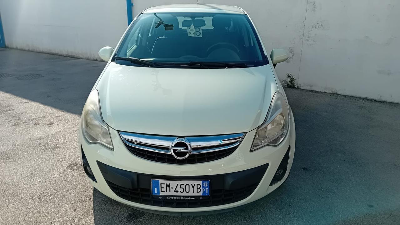 Opel corsa 5P-1.2 gpl-full-2012