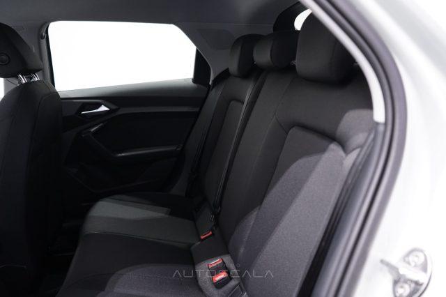 AUDI A1 allstreet 30 TFSI S-Tronic Identity Contrast