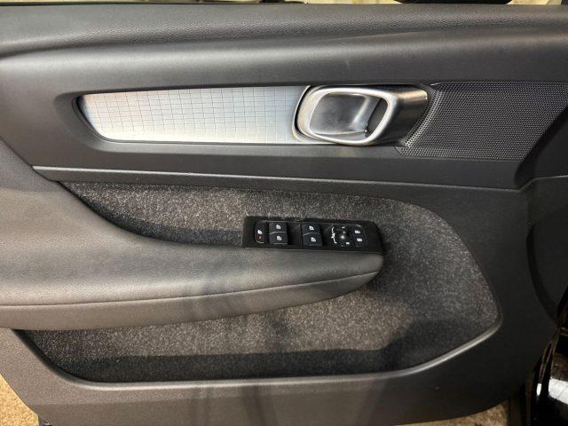 VOLVO XC40 T2 Geartronic Momentum N1