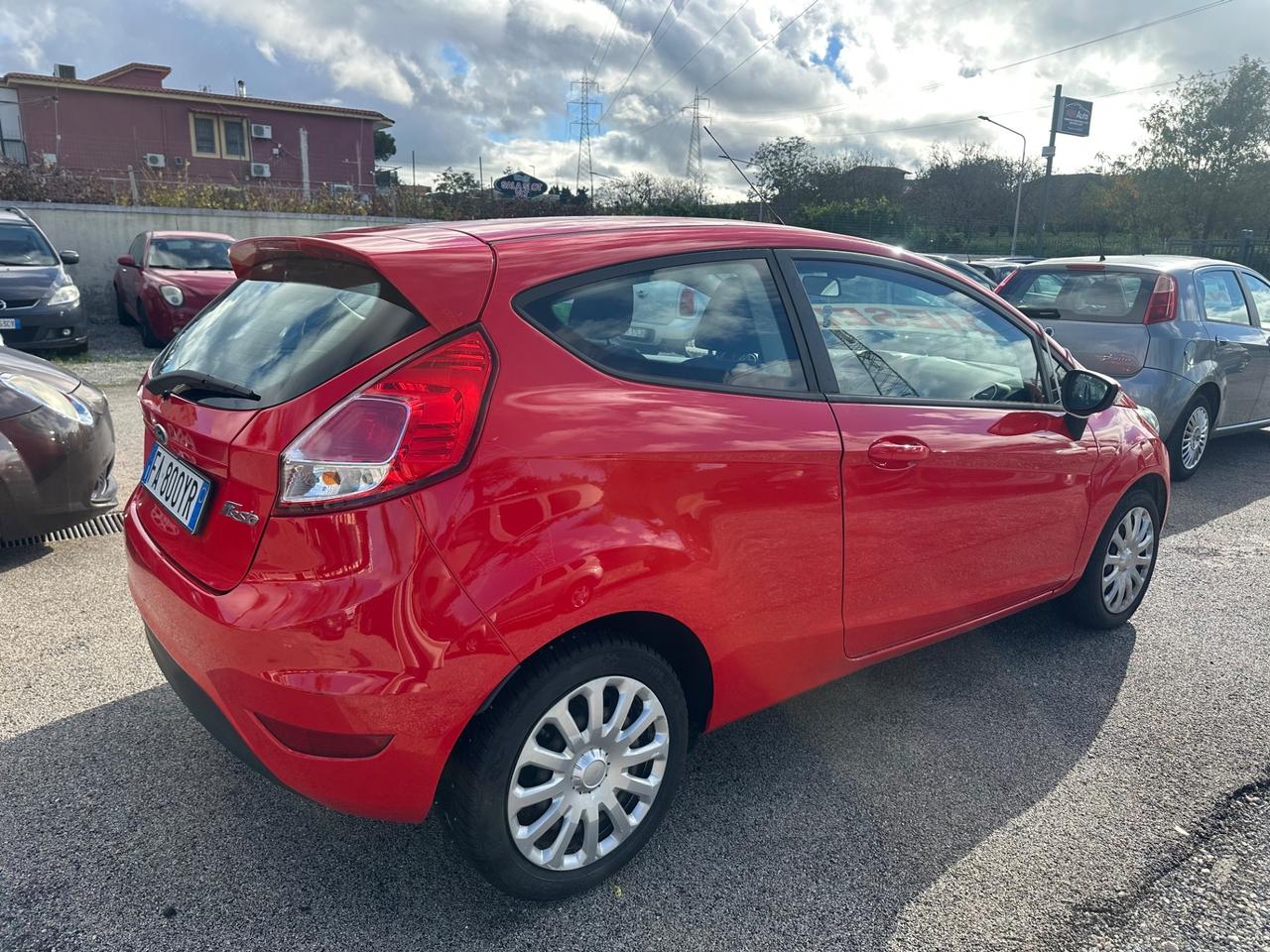 Ford Fiesta 1.5 diesel 2015 12 mesi di garanzia
