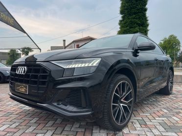 Audi Q8 55 TFSI e quattro tiptronic Sport
